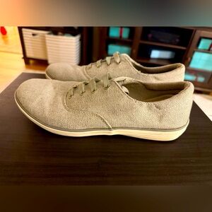 Gray slip on grasshopper shoes women’s 8.5 wide